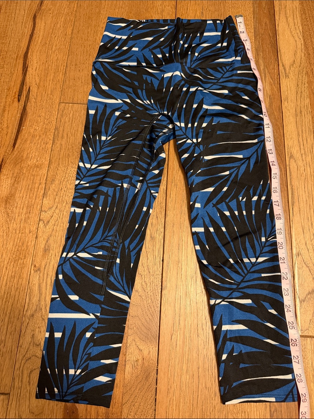 K-DEER Capri Leggings Size Small Blue Black Palm Print